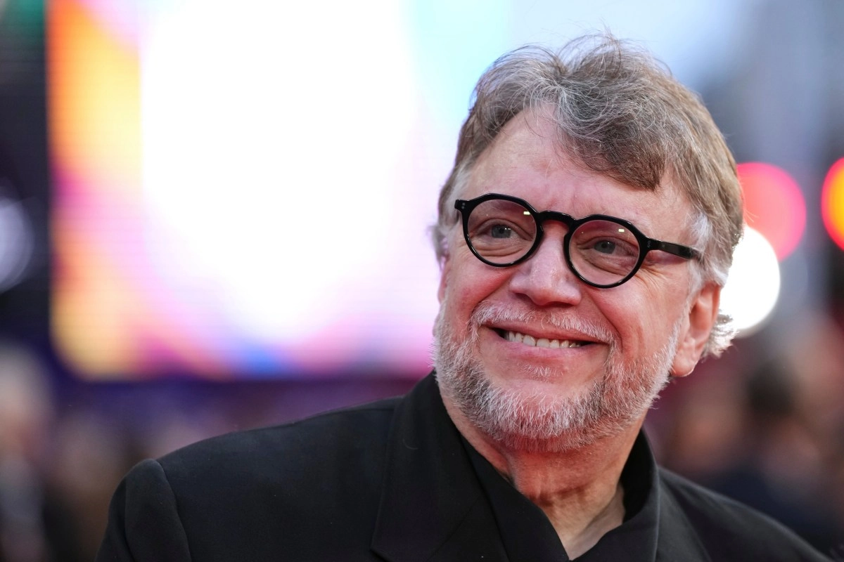 Guillermo del Toro stated that he prefers death than using AI in his cinema