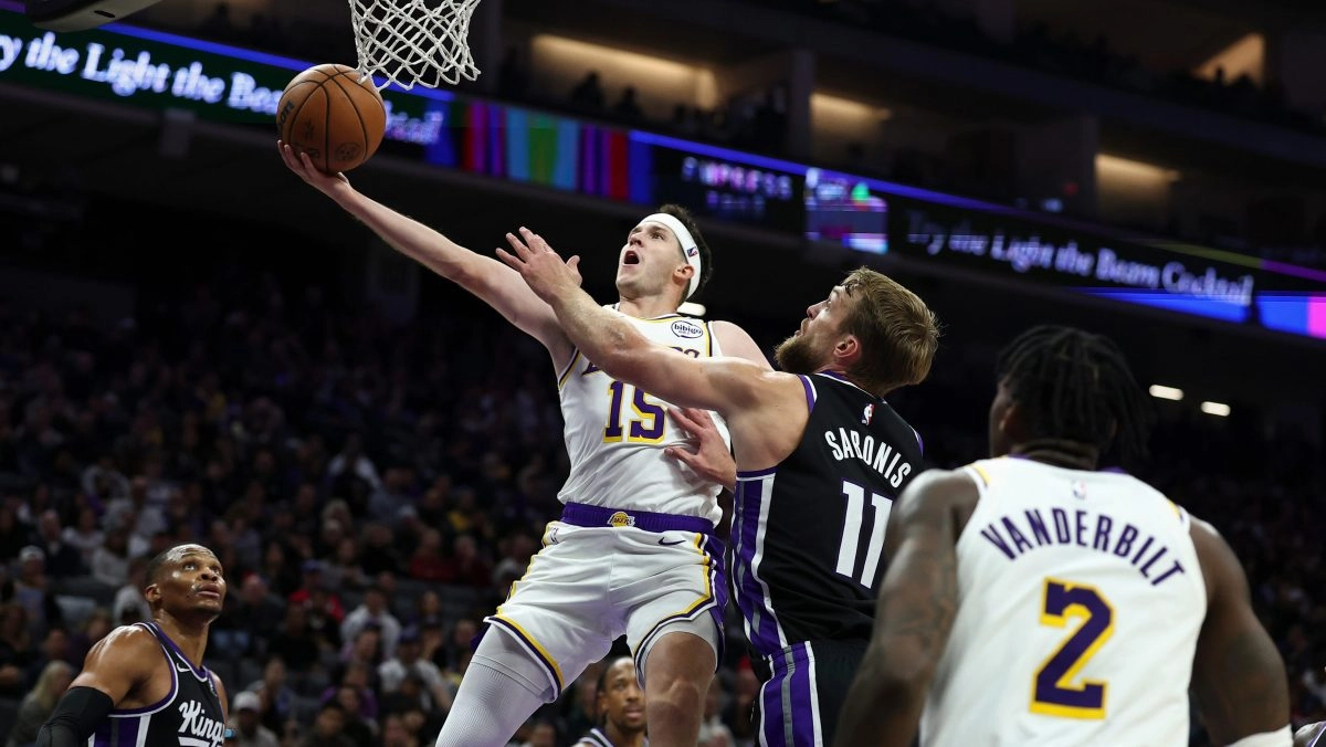 Lakers win without Doncic but with a great Austin Reaves