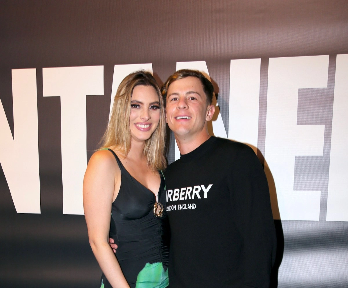 Lele Pons and Guaynaa celebrate the first Halloween of Elosa