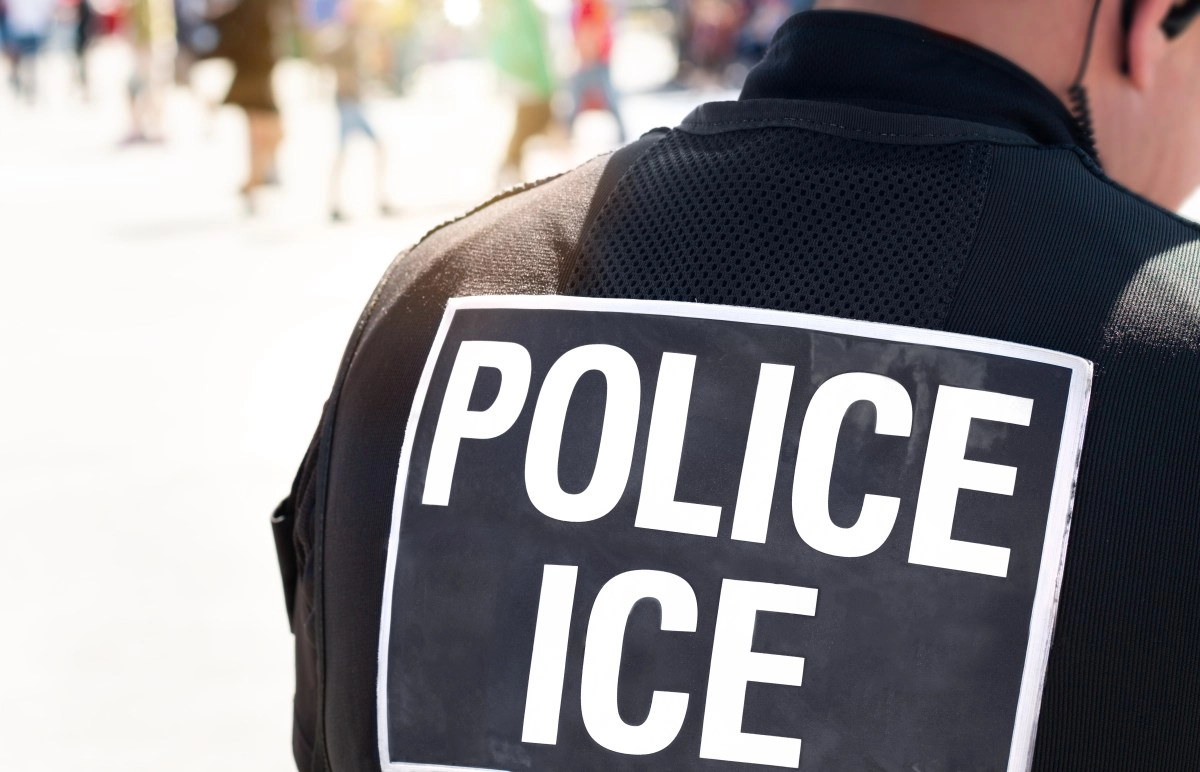 ICE violently detained a Mexican immigrant and his son the father was deported
