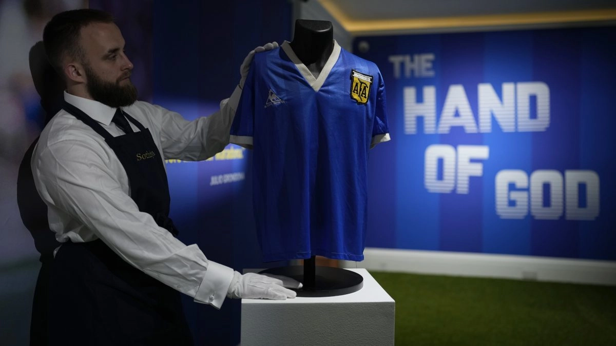 Historic Maradona Tshirt from Tepito to heaven  in almost 10 million dollars