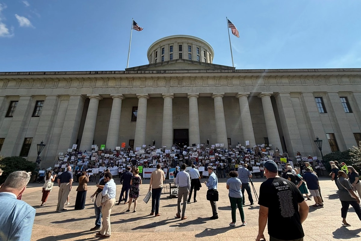 Ohio approves a new electoral map that gives two seats to Republicans