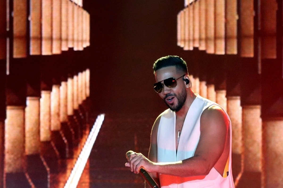 Romeo Santos announces new album with original Halloween costume