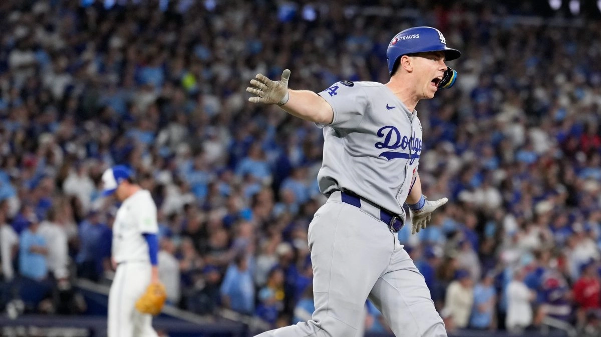 LIVE Yamamoto dominates Kirk for double play and Dodgers are crown