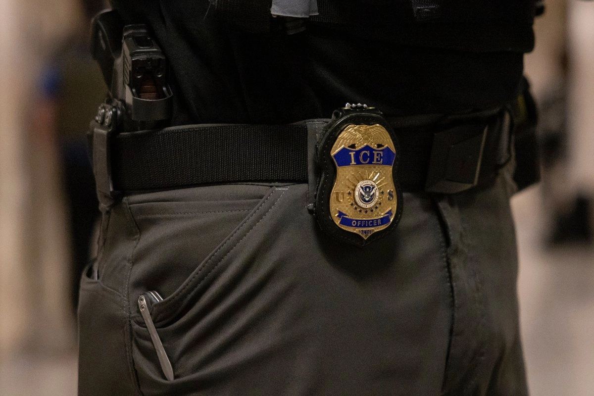 Young Mexican selfdeports after being arrested by ICE she lived in the US since 7 years old