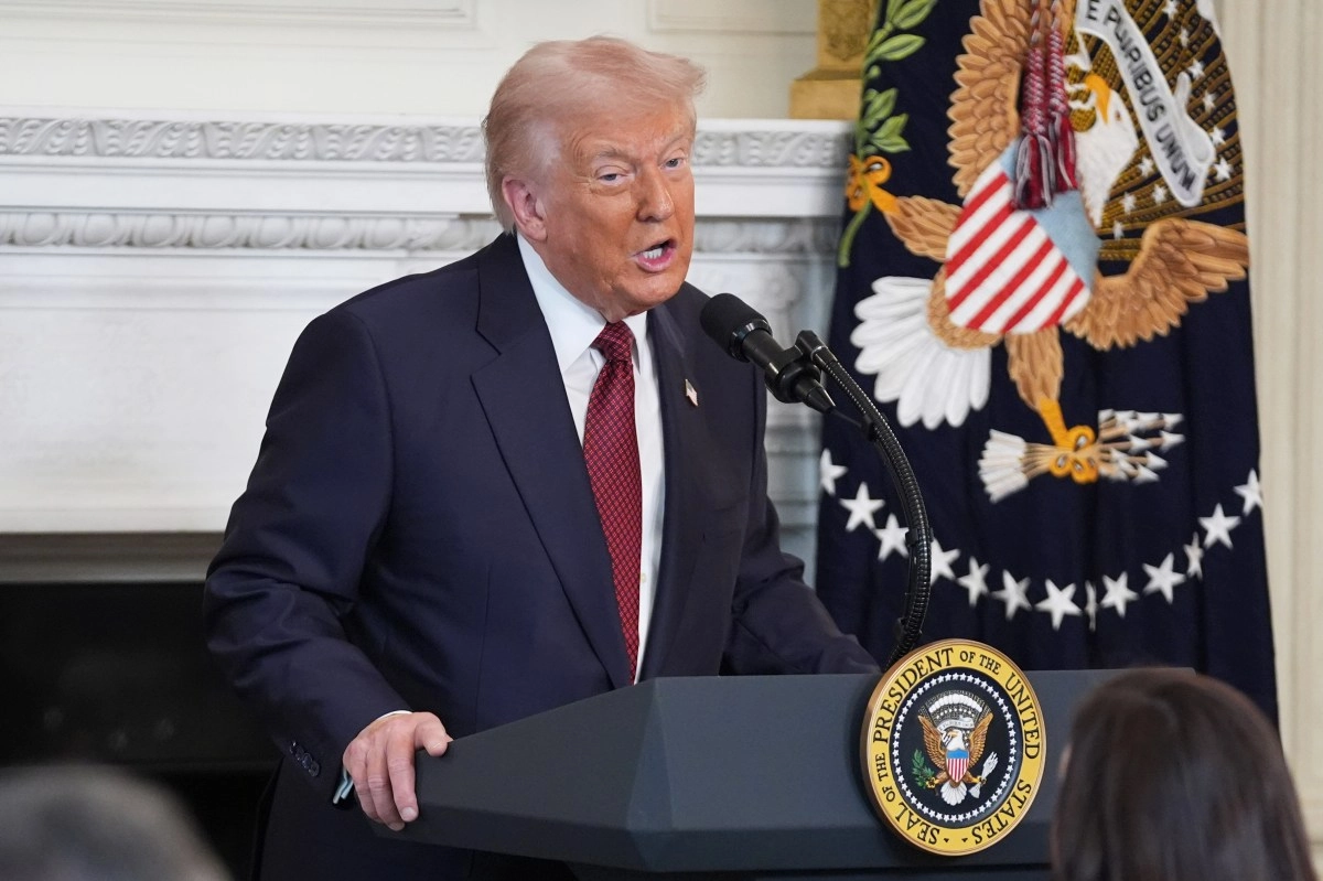 Trump asks the Senate to stay in session until a deal reopens the government