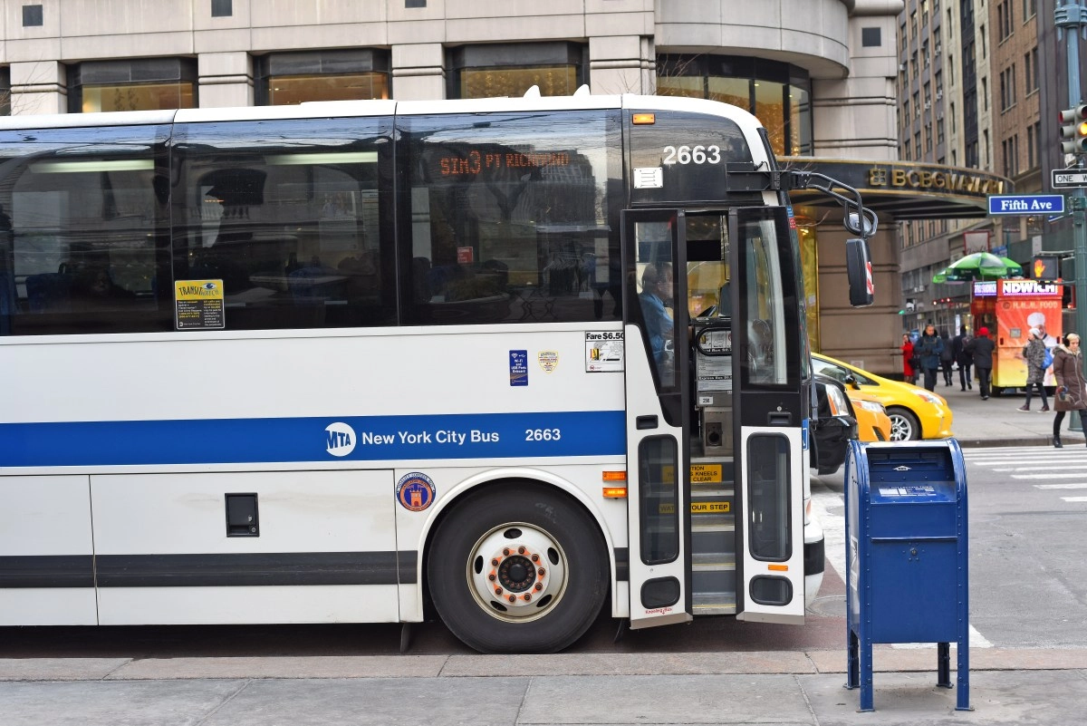 Which US cities have free public transportation