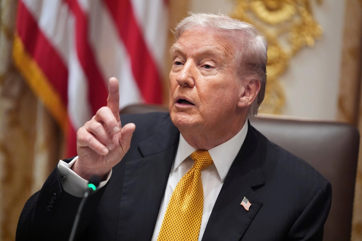 Trump assures Americans will receive a 2000 bonus for tariffs