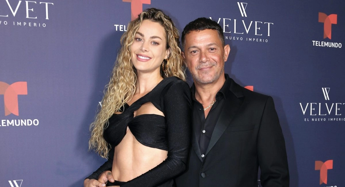Alejandro Sanz and Candela Mrquez are ending their courtship They have been blocked