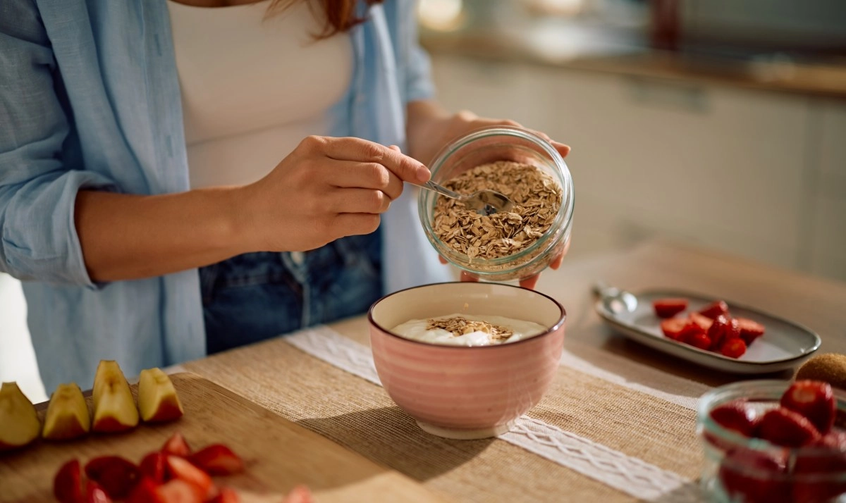 In flakes water or milk the benefits of eating oats daily are multiple