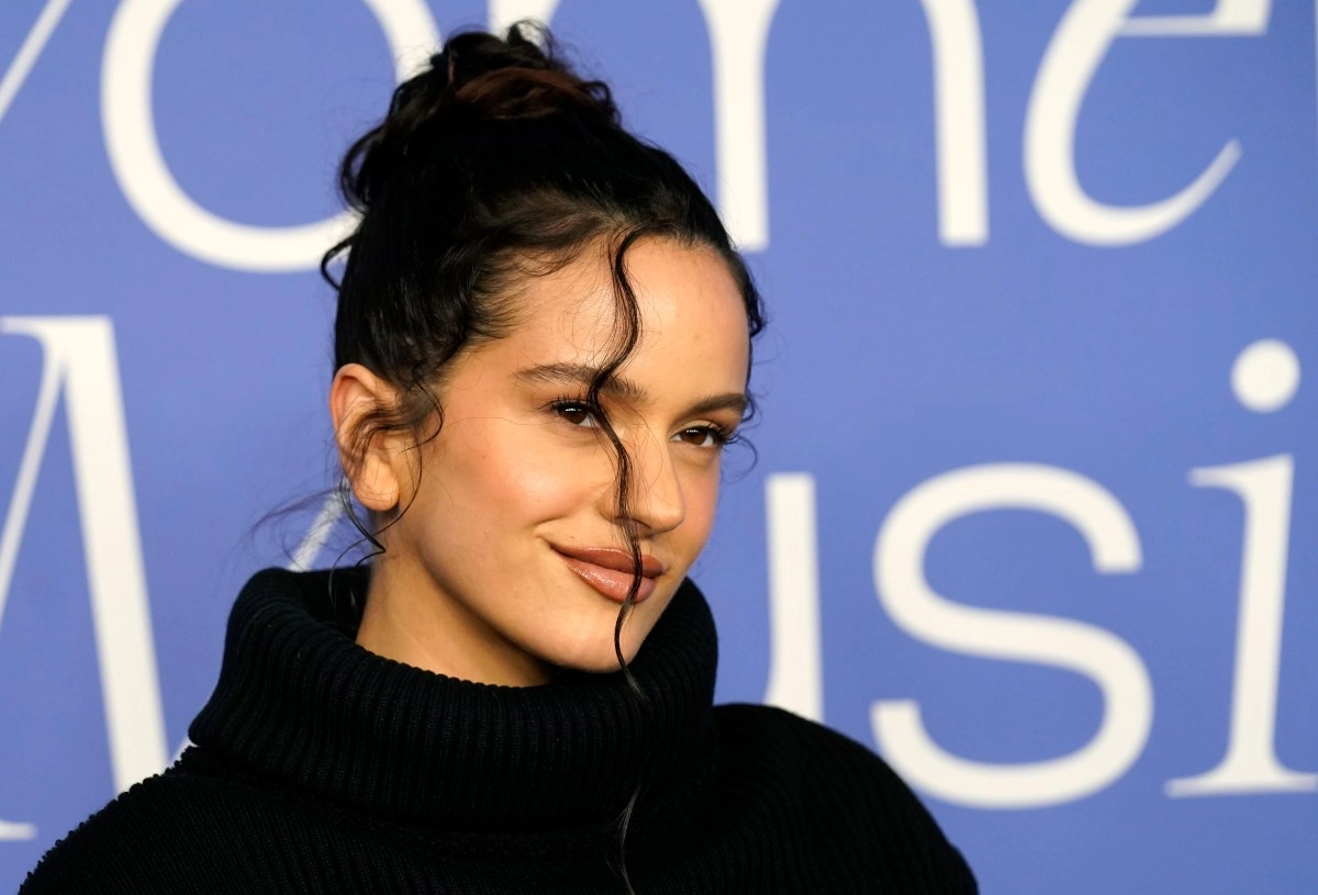 Rosala debuts in Billboards Top 10 with Lux