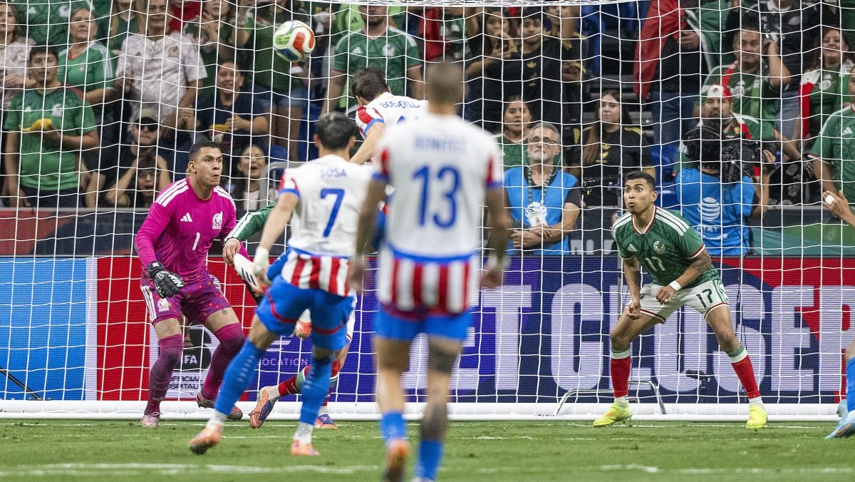 Mexico is saved from a rout against Paraguay  thanks to Luis Malagn 12