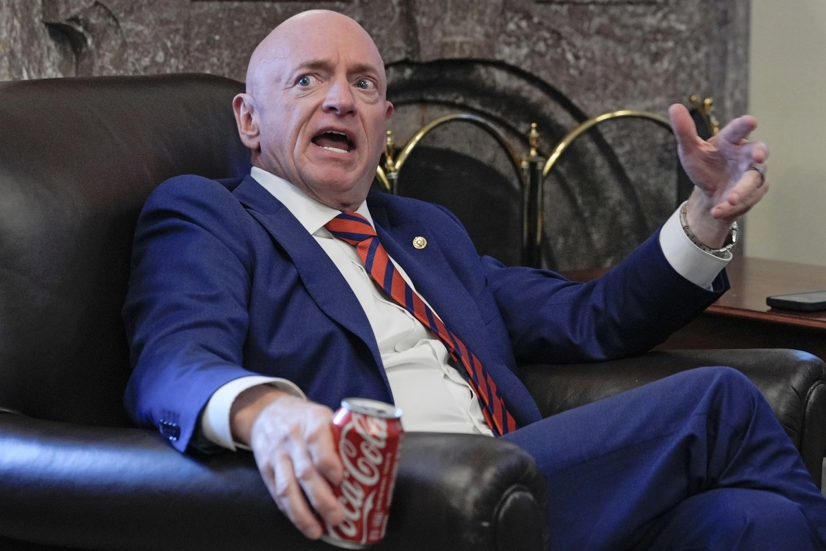 US Democrats ask military to disobey illegal orders