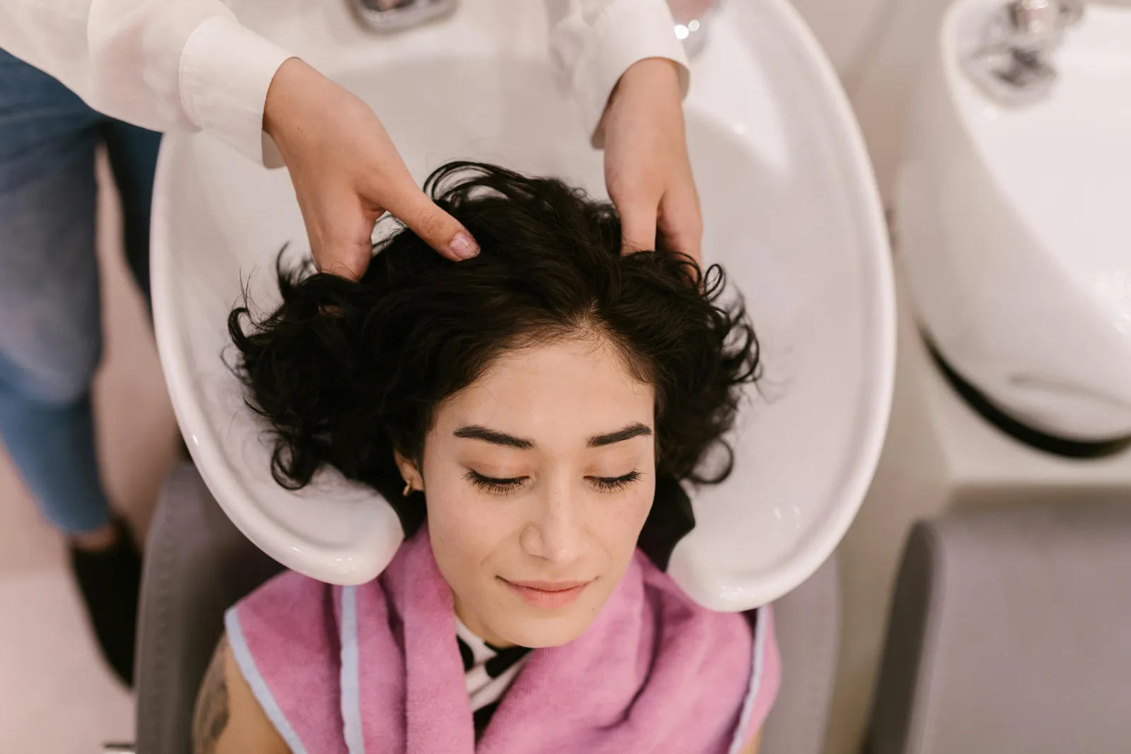 Why Clients Are Choosing Sunday Headspa for Hair Restoration in San Francisco