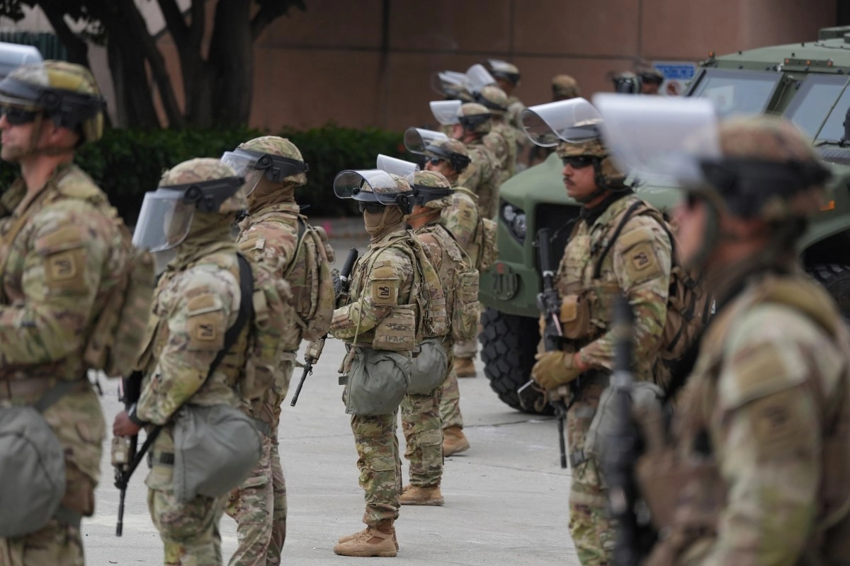 Federal jewelry  order Trump Reet the National Washington Guard Washington DC