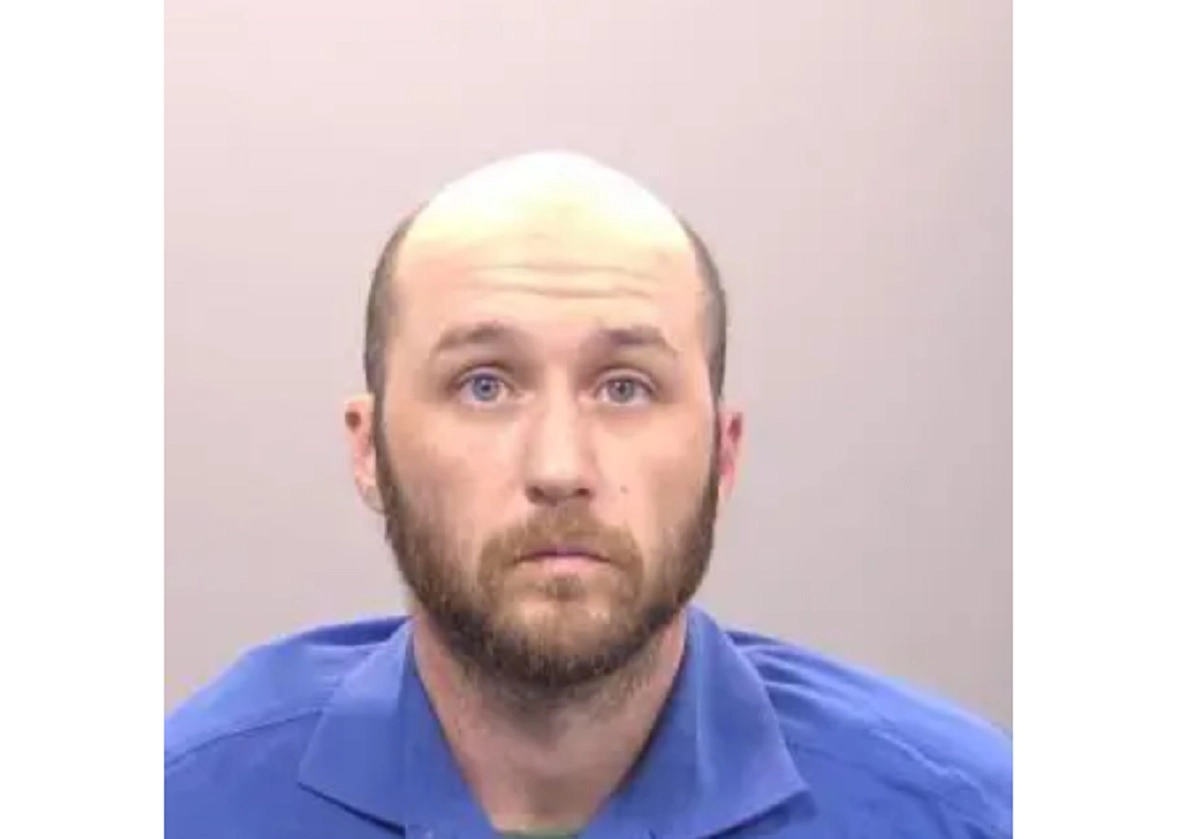 Drunken father let his 2yearold daughter die in a burning car and lied to police in Ohio