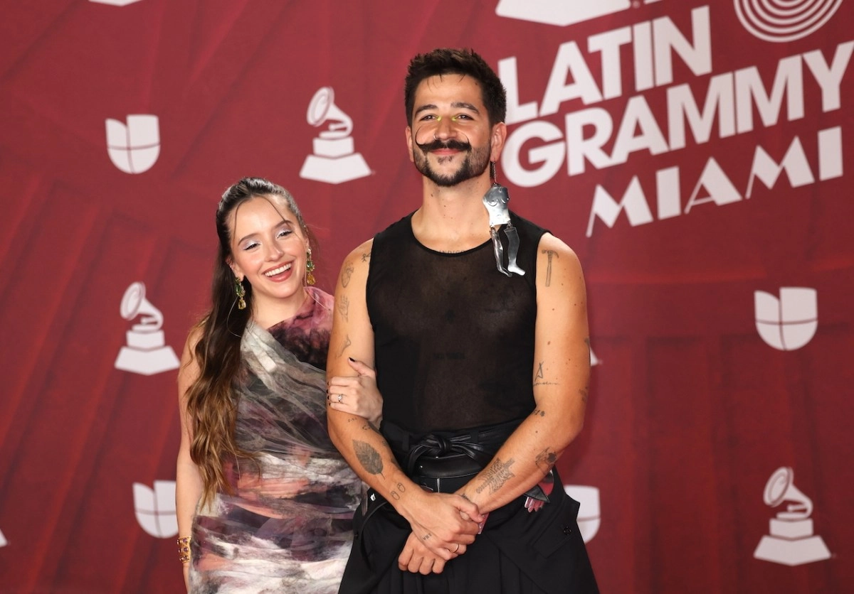Camilo and Evaluna reversion the Christmas classic Its Beginning to Look a Lot Like Christmas