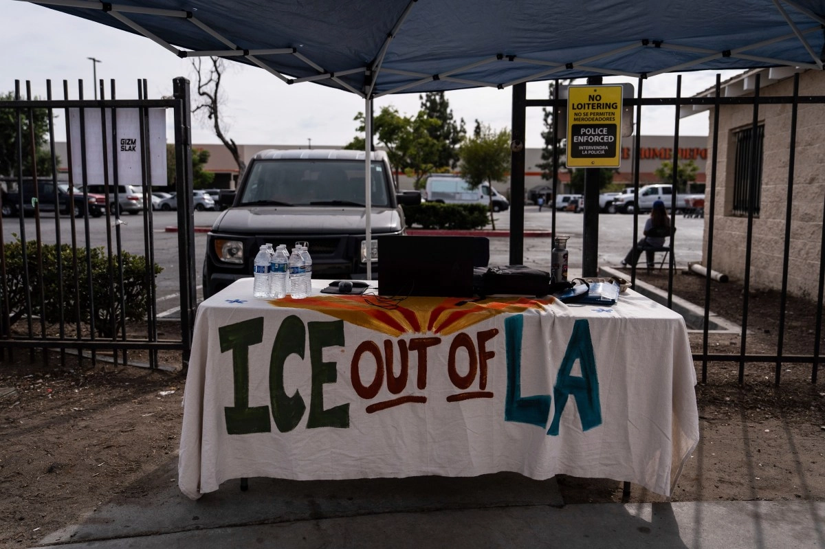 Unusual protest at Home Depot in Los Angeles ice scrapers against ICE
