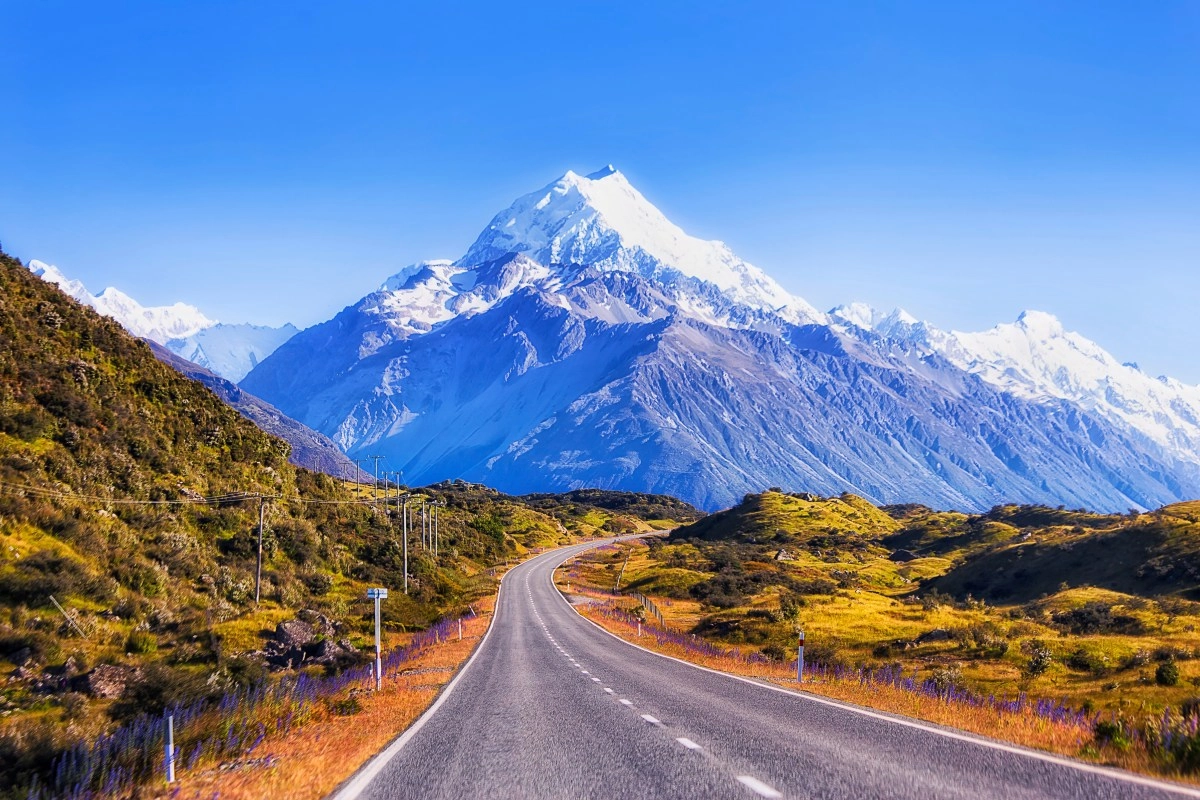 American climber dies falling on highest peak in New Zealand