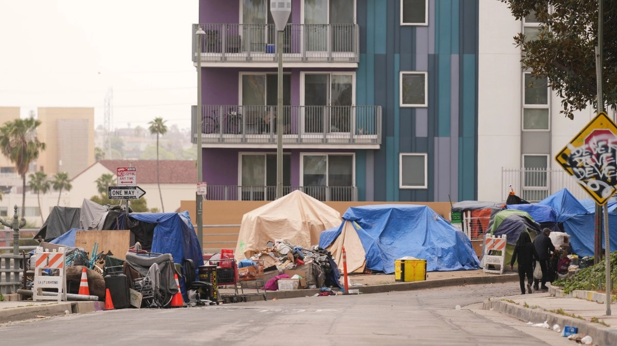 Immigrant teenagers accused of stabbing homeless man to death in Chicago