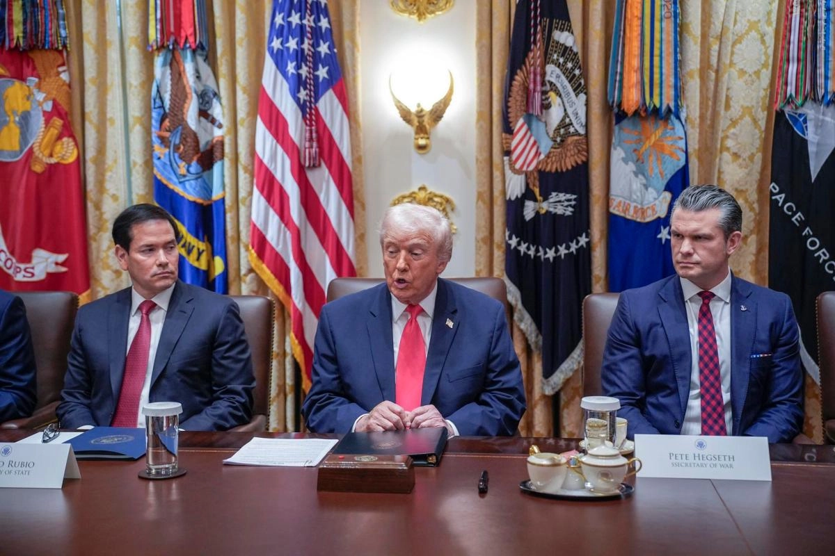 Trump amenaza con atacar a cualquier pas que produzca y trafique droga hacia EEUU