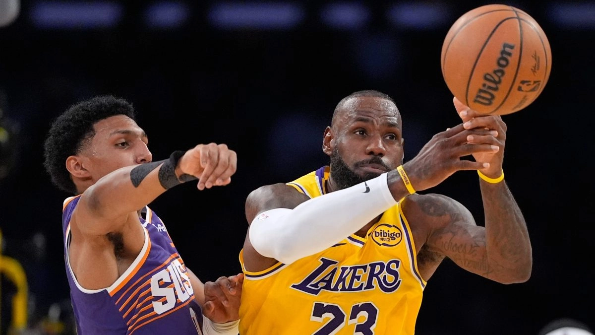 LeBron James sacrifice record of points to give victory to Lakers against Raptors