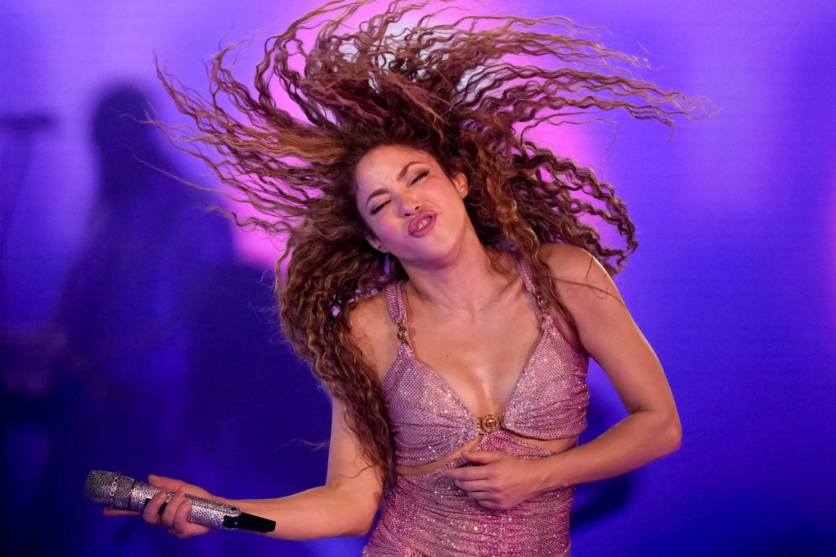 Fan jala el cabello a Shakira en concierto de Uruguay As reaccion la cantante colombiana