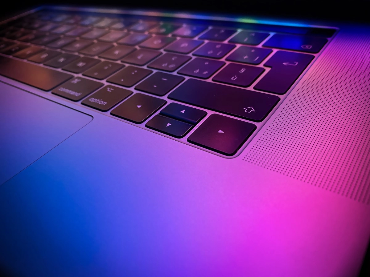 La gua definitiva para limpiar pantalla y teclado de tu MacBook para dejarla como nueva
