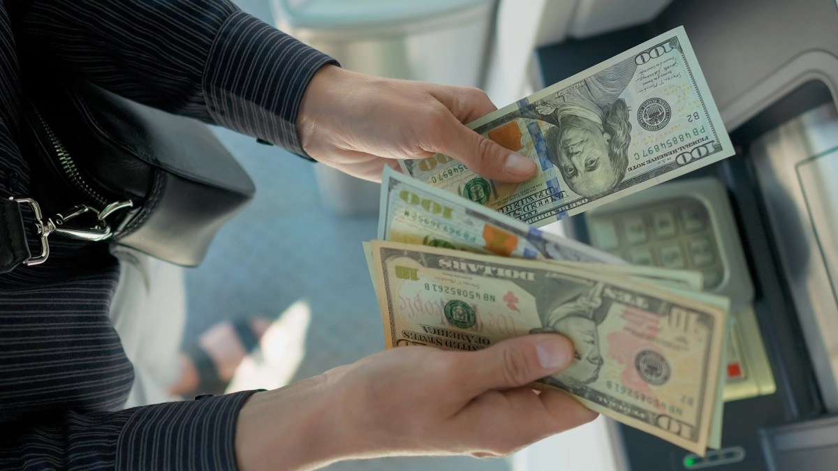 How much money can I withdraw from an ATM and how to increase the limit