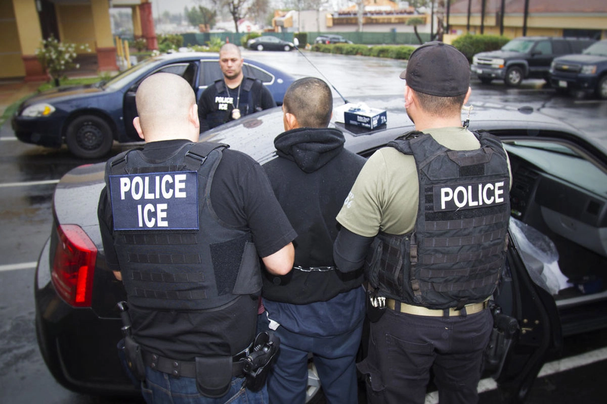 Activists demand Telemundo and Univision to stop broadcasting ICE advertising