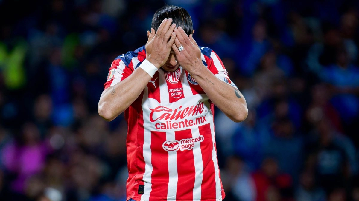 "Chepo" De la Torre regrets Chicharito's time at Chivas