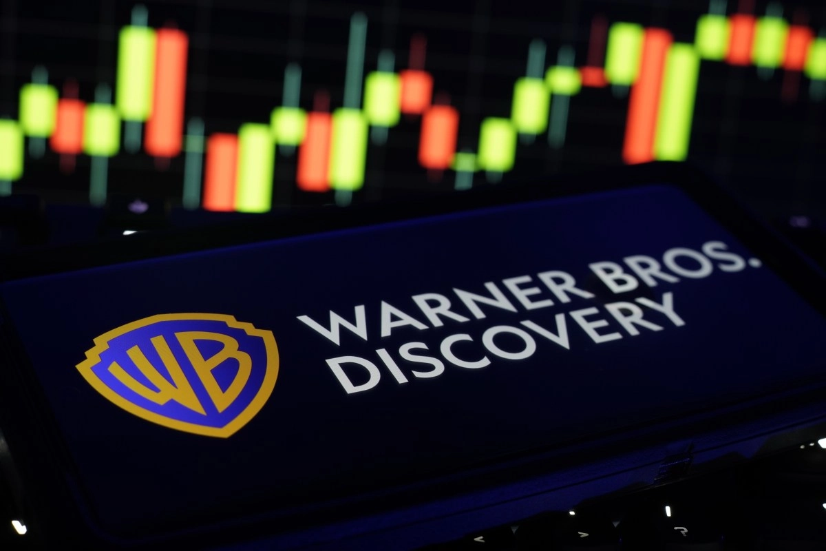 Warner Bros Discovery rejects hostile 1084 billion offer from Paramount Skydance
