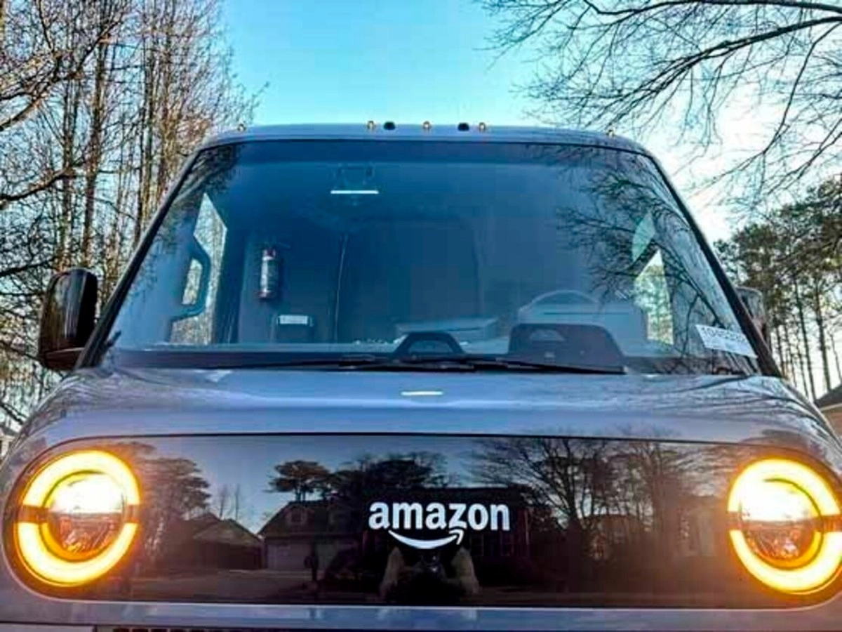 Amazon driver steals familys pet in Los Angeles