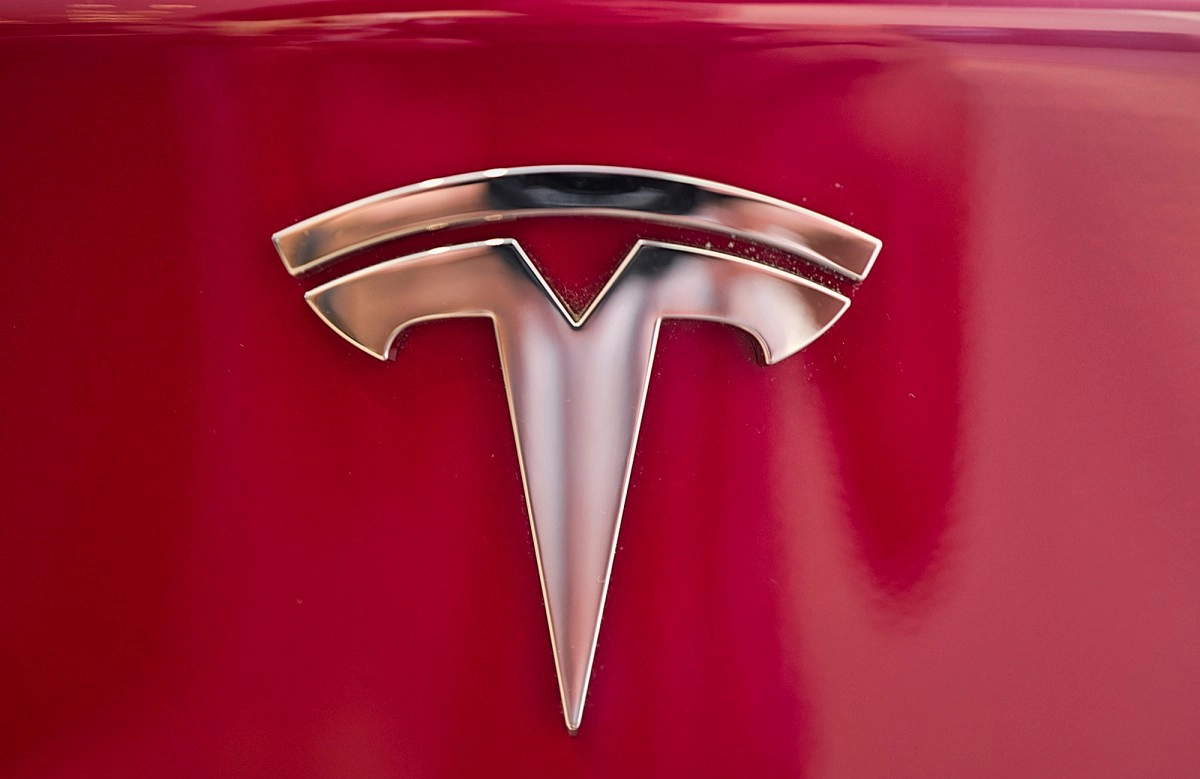DMV of California could stop Tesla sales for 30 days