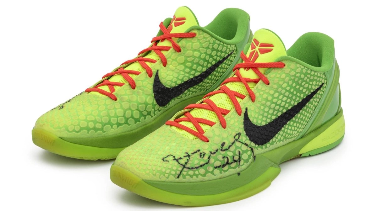 Kobe Bryants Christmas sneakers exceed 10 million dollars