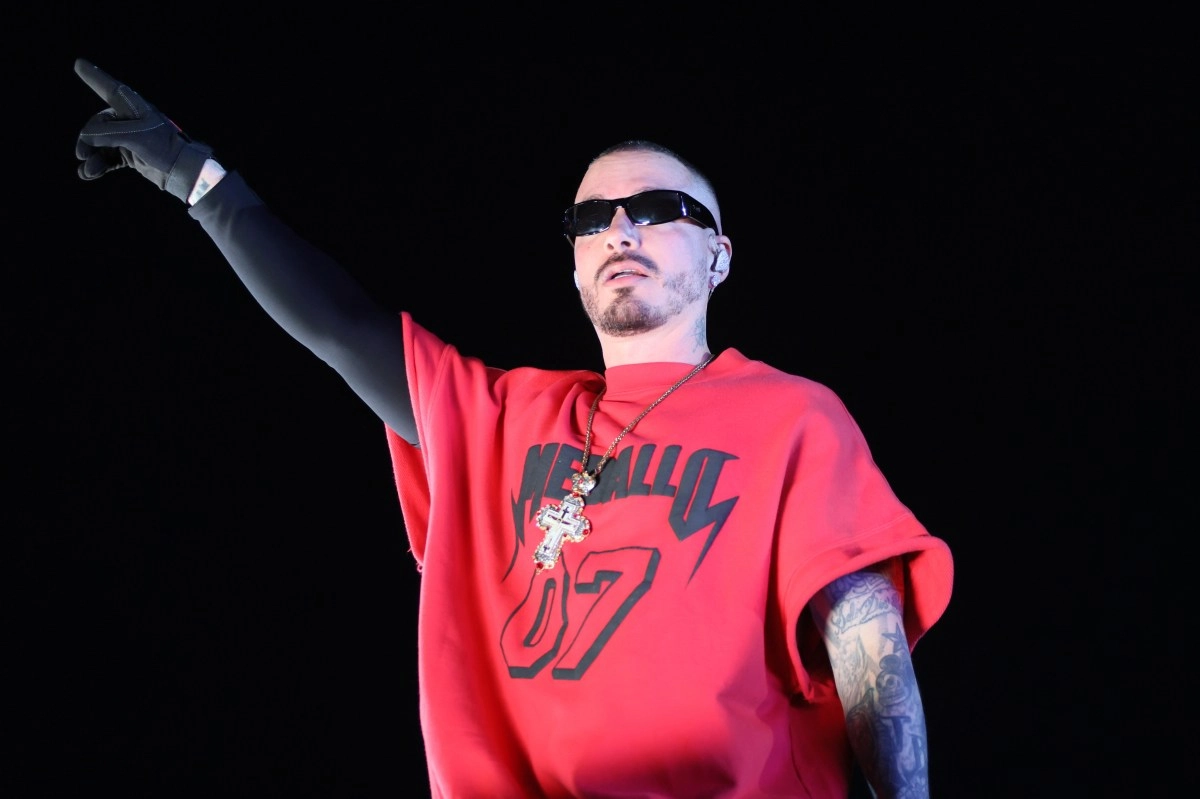 J Balvin opened up about his relationship with Bad Bunny Im happy with what happens with Benito