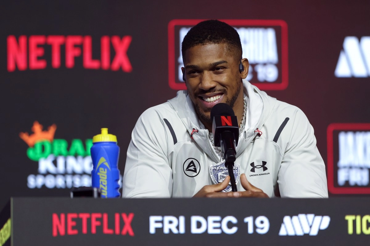 Eddie Hearn claims Joshua prefers Bradley over Fury