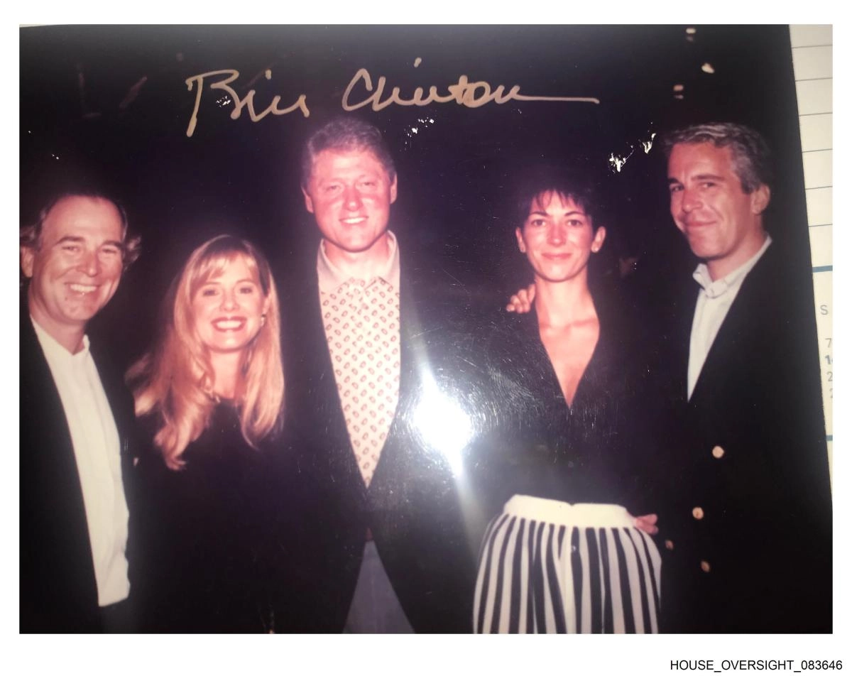 Clinton requests immediate publication of the Epstein files in which they appear denounces selective leaks