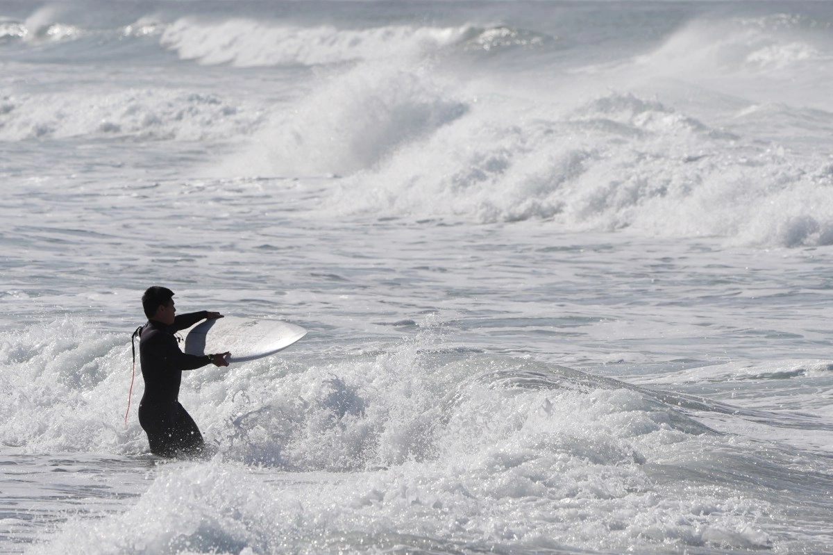 Caution with water on Los County beaches