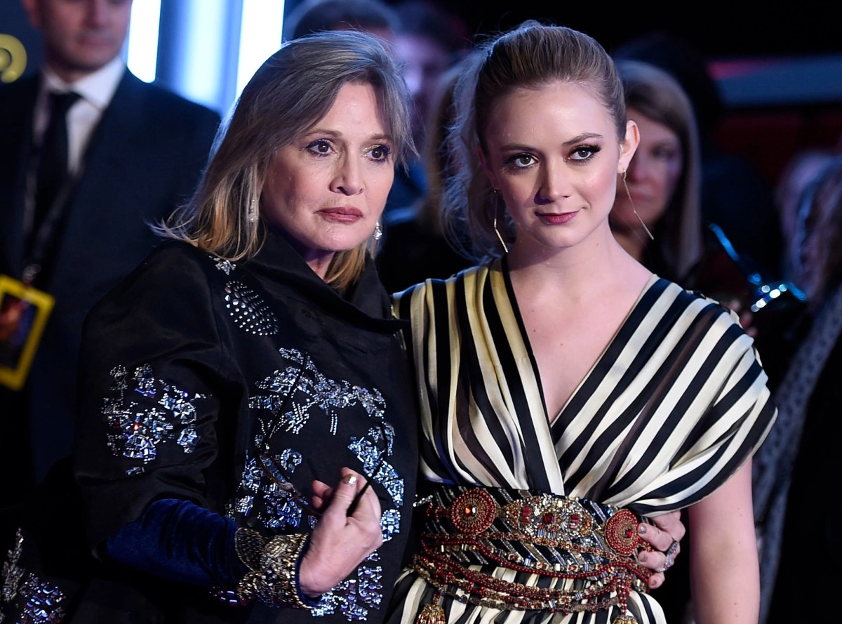 Billie Lourd rinde un emotivo homenaje a Carrie Fisher en el noveno aniversario de su muerte
