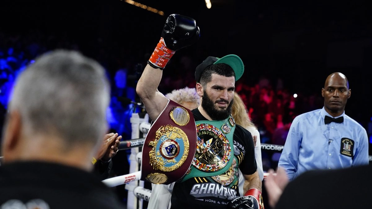 Artur Beterbiev solo est concentrado en la triloga con Bivol