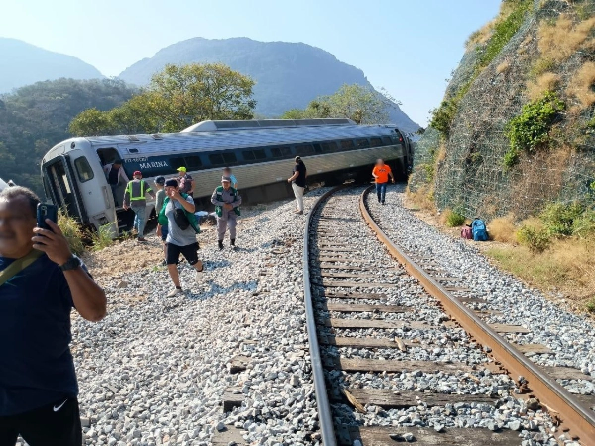 Descarrilamiento del Tren Interocenico al sur de Mxico deja 13 muertos