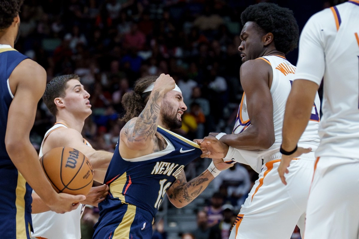NBA anuncia suspensiones contra Jos Alvarado y Mark Williams por pelea