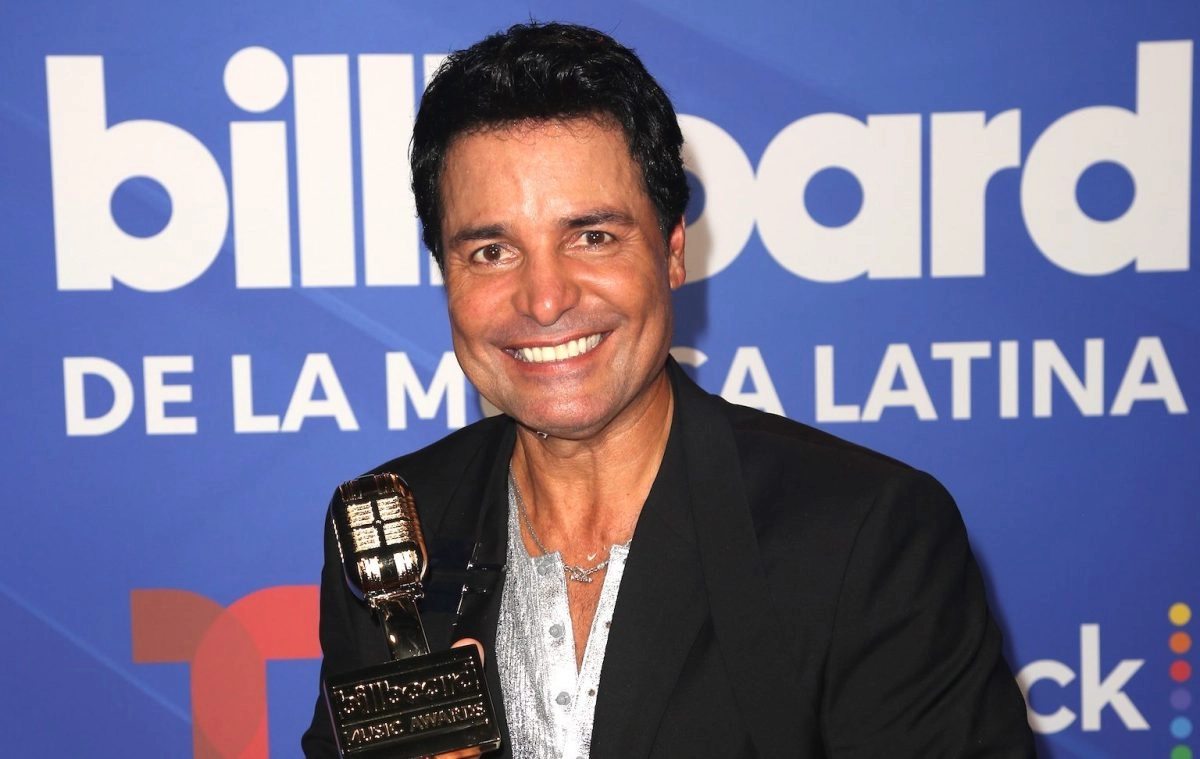 Video Chayanne visita en el hospital a fan con cncer que no pudo ir a su concierto