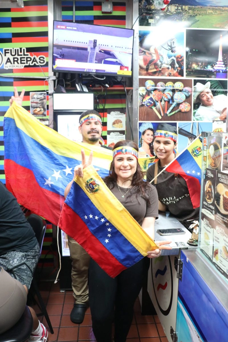 Angelinos divididos por ataque de Estados Unidos a Venezuela