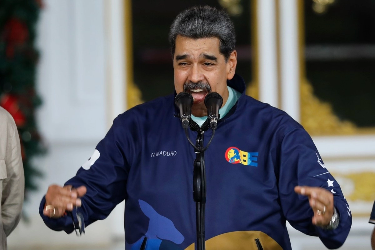 Periodista de Univision quiebra en llanto al aire tras anunciar la captura de Nicols Maduro