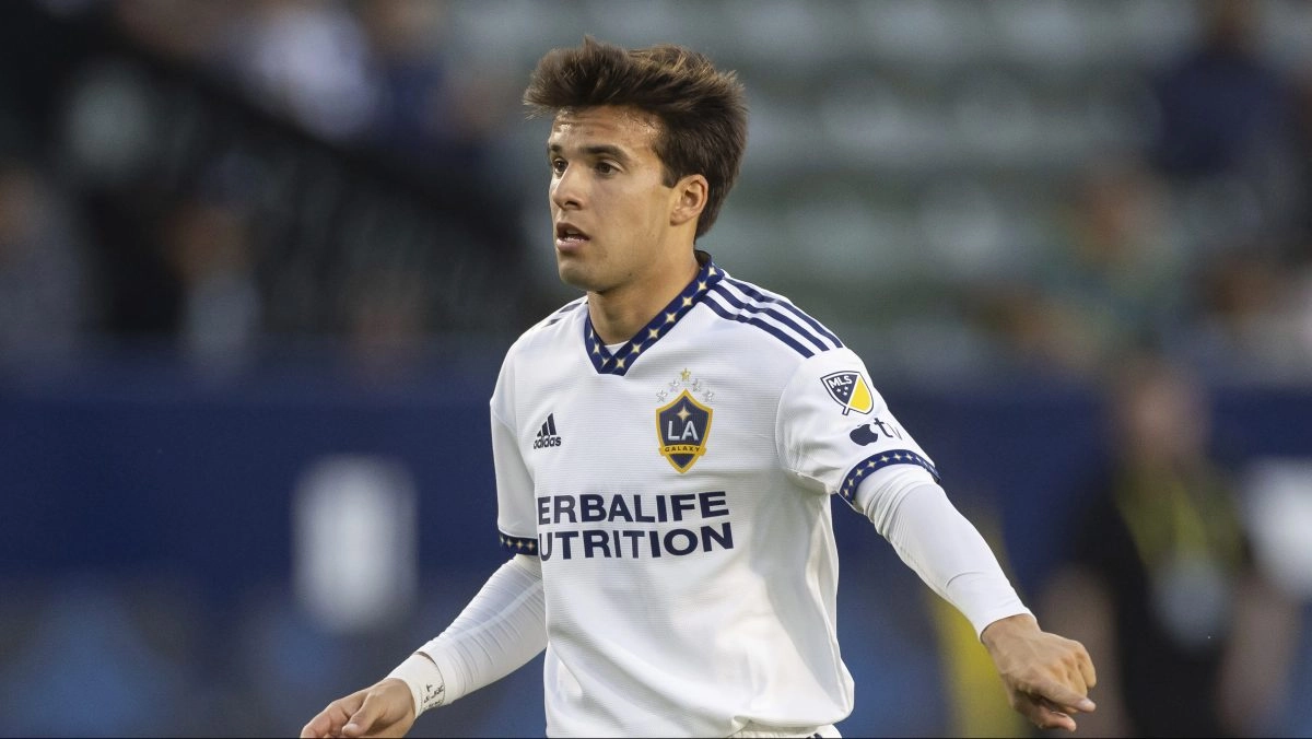 Riqui Puig nuevamente pasa por operacin de rodilla