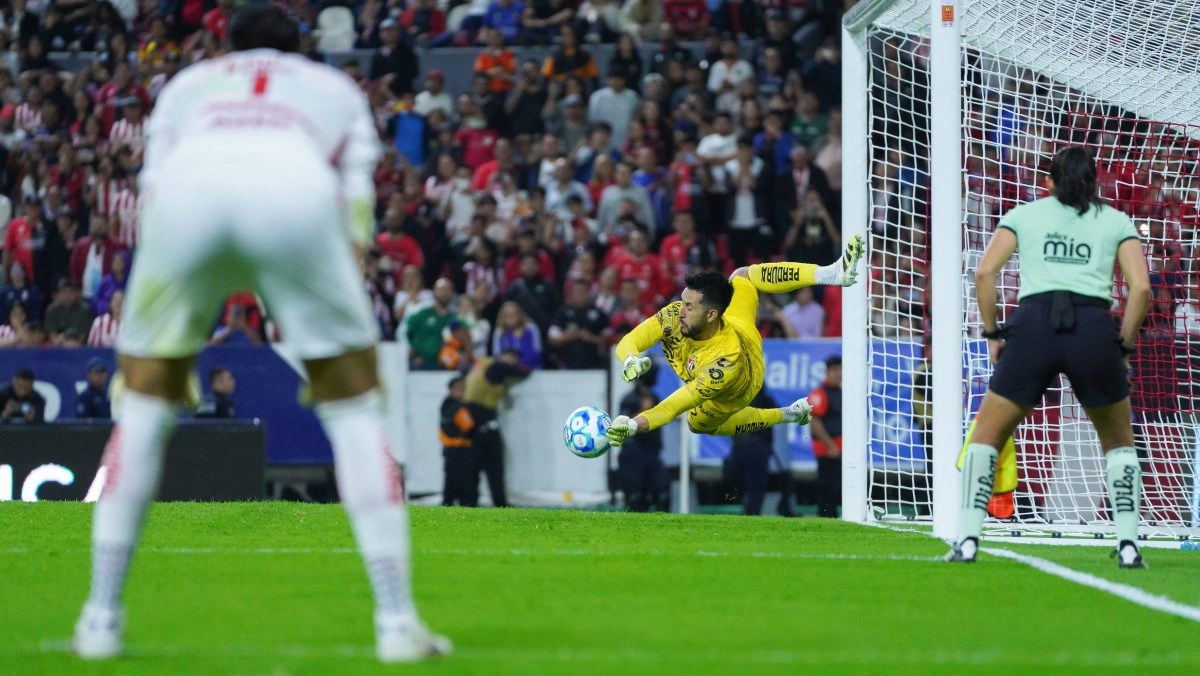 Chivas volvi a fallar en los penales y Atlas avanza a la final de la Copa Pacfica 00 53