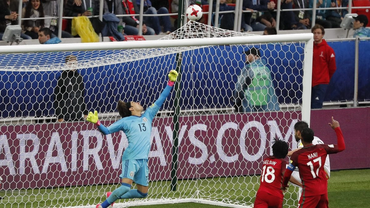 Memo Ochoa se aferra al Mundial 2026 con gran lance de tres puntos con el AEL Limassol