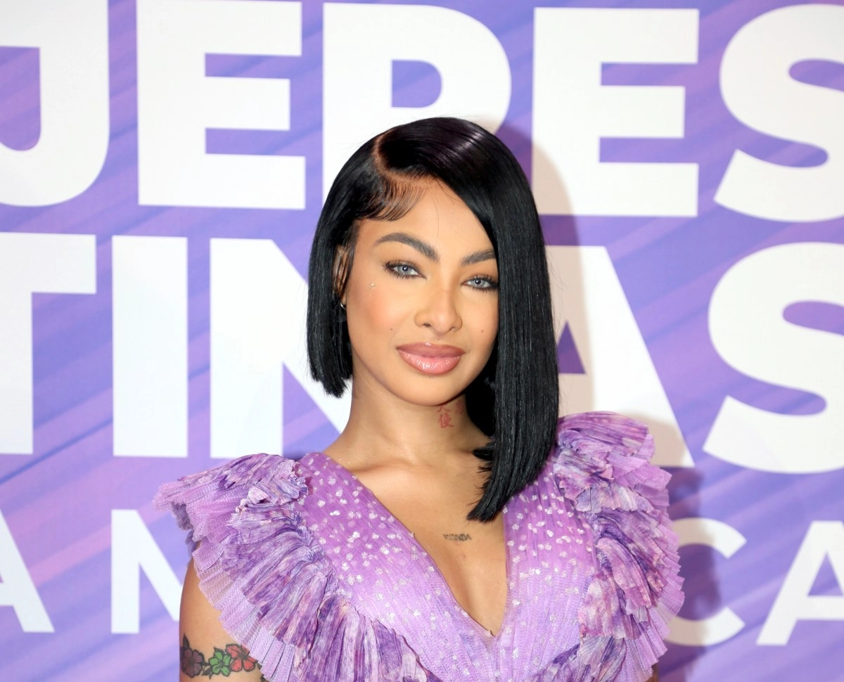 Yailin La Ms Viral entregar juguetes a nios por el Da de Reyes